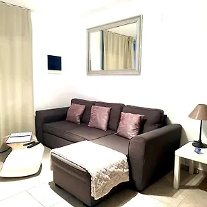 https://los-gracioseros-puerto-del-carmen-lanzarote.in-canary-islands.com